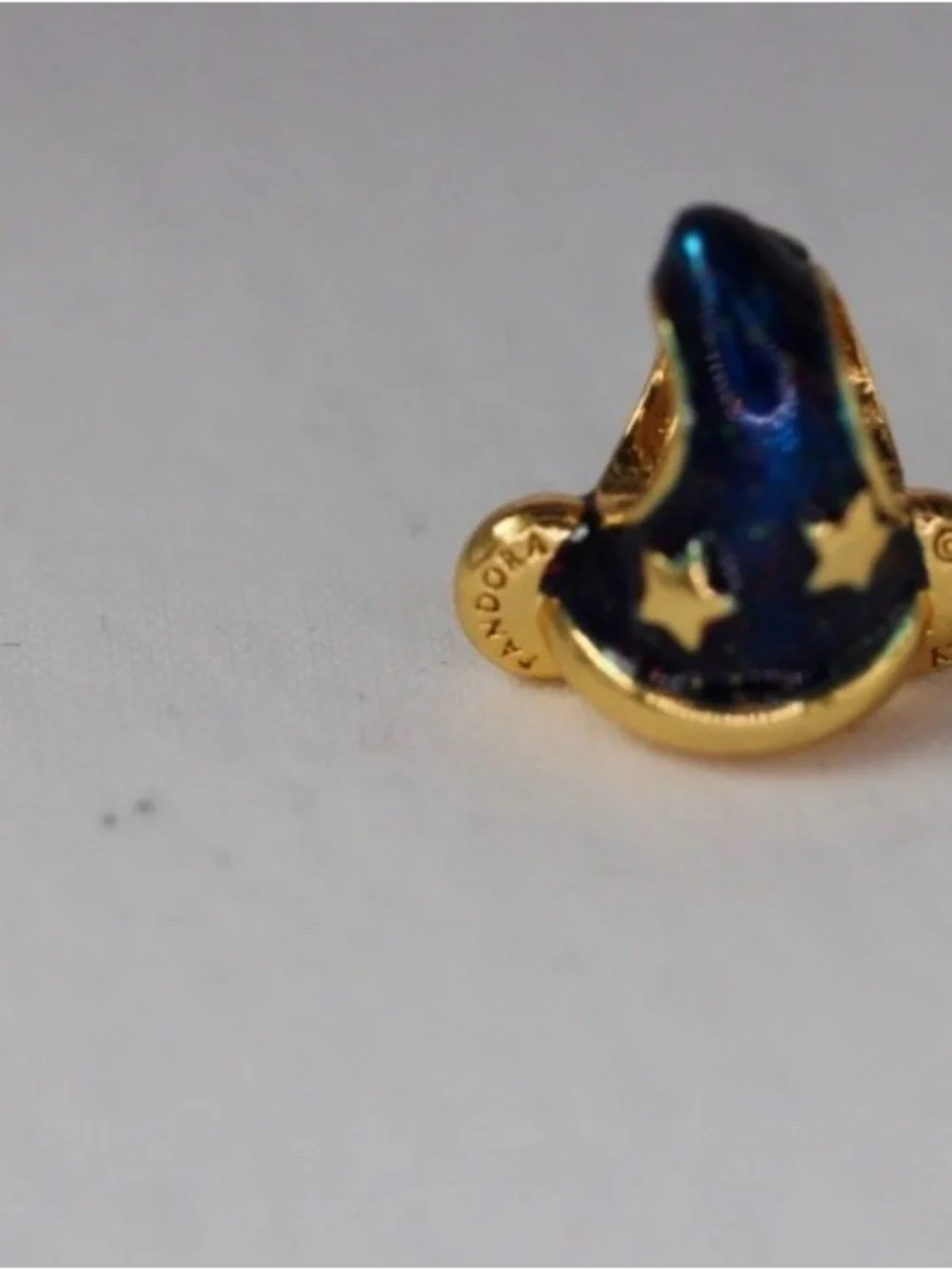 Pandora Disney Sorcerer Mickey Hat Charm – 14k Gold-Plated | 763344C01 | MINT